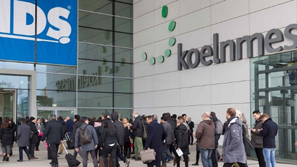 Shanghai Maxflex Shines at The 2023 Cologne International Dental